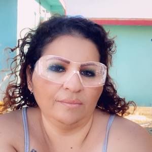 Meet your Posher, Alma